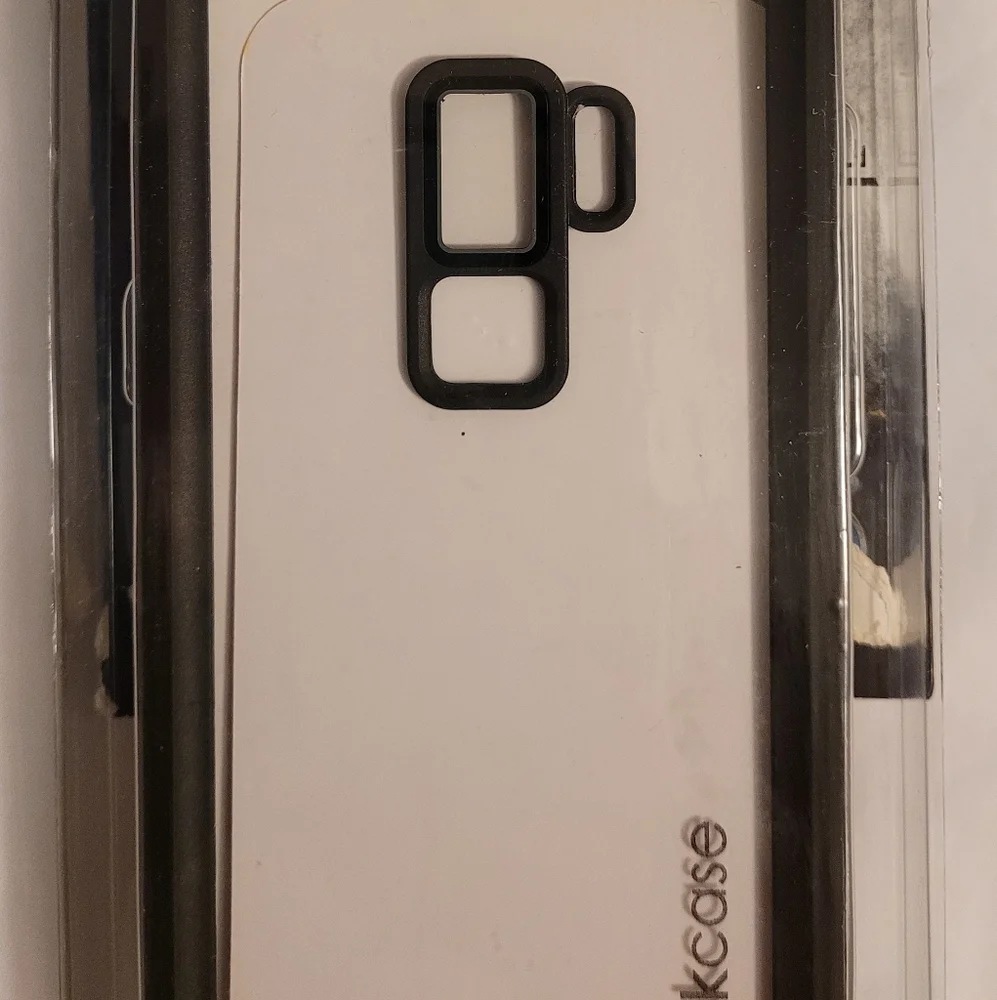 NWT/ PUNKCASE GALAXY S9